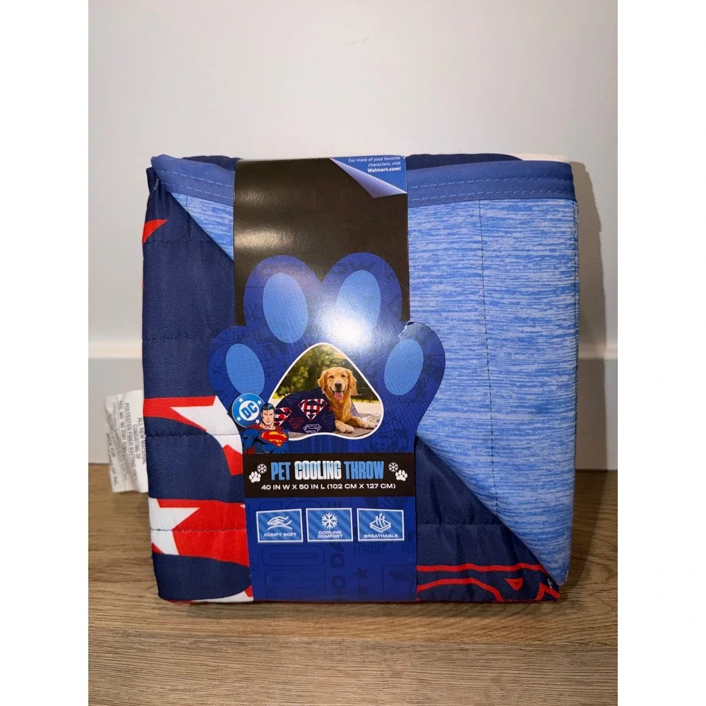 Pet throw blanket cooling dog and cat